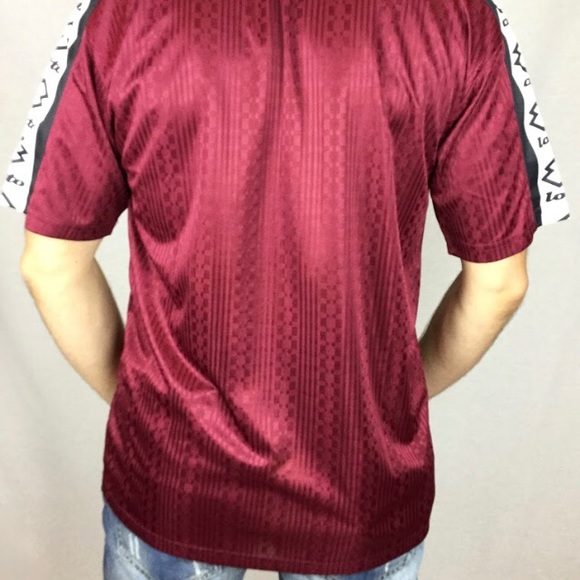 Rare Lotto Brand v- neck short sleeves maroon porto colour with white collar - Picture 2 of 2